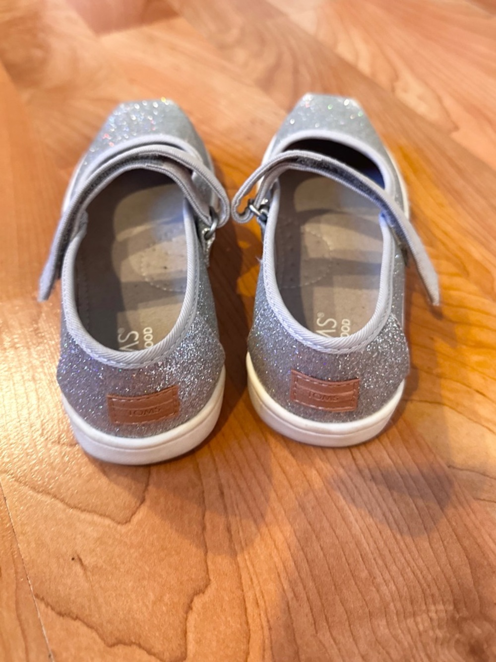 Toms Girls' Silver Glitter Mary Jane Sandals - Picture 4 of 6